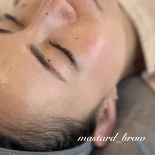 アイブロウ MASTARD SPA所属・MASTARD BROWの眉毛・アイブロウイメージ