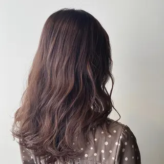 ミディアム カラー 透明感🌱ハイトーン ✨艶髪🫧川﨑 翼のヘアスタイル