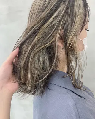 ミディアム カラー ブームボックス所属・🐝ハイトーンカラー hachi🐝のヘアスタイル