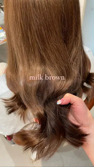 セミロング chic 有山 美瑠のヘアスタイル