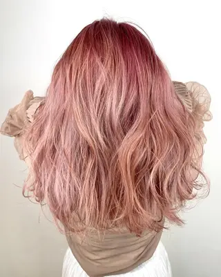 カラー ミディアム N° aria 三軒茶屋のヘアスタイル