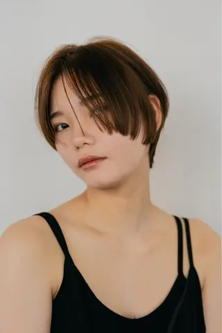 ショート カラー ツジガキ ユウスケのヘアスタイル
