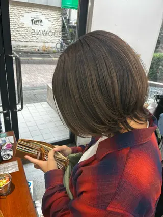 ミディアム カラー 佐藤 芽衣のヘアスタイル