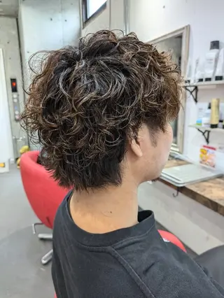 メンズ パーマ KUGE AKIFUMIのヘアスタイル