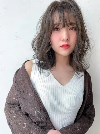 ミディアム カラー Luxbe hakataのヘアスタイル