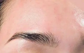 代表 MOMOの眉毛・アイブロウイメージ