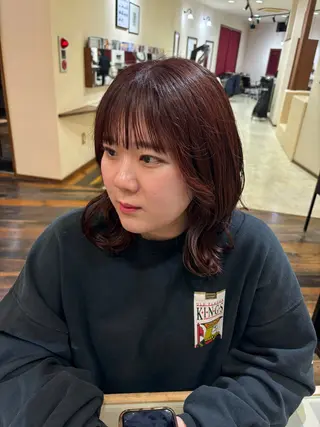 ミディアム カラー CEEK NO.4所属・野口 侑依奈のヘアスタイル