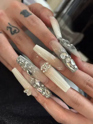 ネイル ✴︎ Delightのネイルデザイン