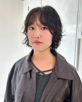 ミディアム パーマ Yui. レイヤー／パーマのヘアスタイル