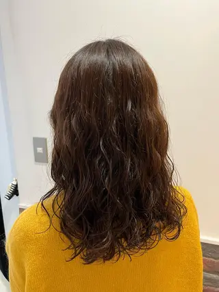 セミロング パーマ おかにわ みりのヘアスタイル