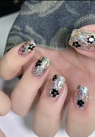 ネイル YUYI.nail salon所属・Mi Naのネイルデザイン