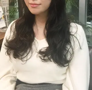 ロング パーマ 福地 礼奈のヘアスタイル