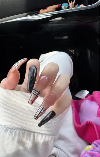 ネイル Charom Akaneのネイルデザイン