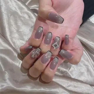 ネイル 𝘙𝘪𝘰𝘯𝘢 ...🕯🤍のネイルデザイン