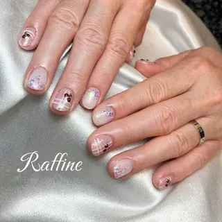 ネイル RAFFINE 月🦋🩵のネイルデザイン