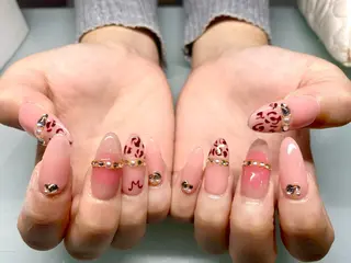 ネイル Hi Beauty 渋谷(ネイル、ハイパーナイフ6、脂肪れいきゃく、マッサージ＆エステサロン)所属・Hi beauty 渋谷のネイルデザイン