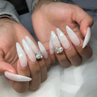 ネイル Gracias. rieのネイルデザイン