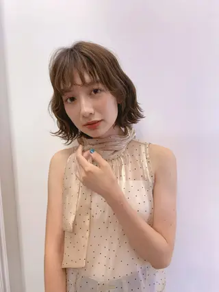 ミディアム コテ巻き/パーマ/艶 透明感/荻原凜太郎のヘアスタイル