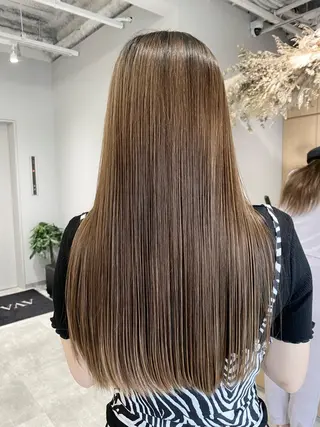 カラー AVANCE京橋所属・ハイトーンヘア/ 島崎　タクミのヘアスタイル