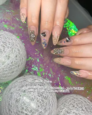 ロング NAILSALON 🍔Timna🍟のネイルデザイン