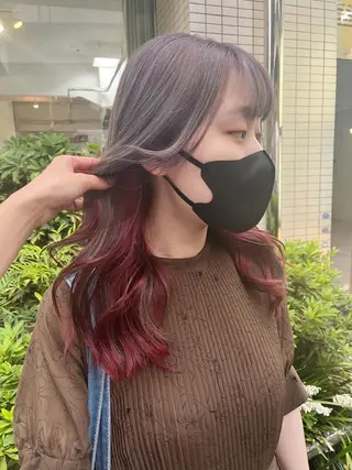 ロング カラー モモカ/ハイトーン /バレイヤージュのヘアスタイル