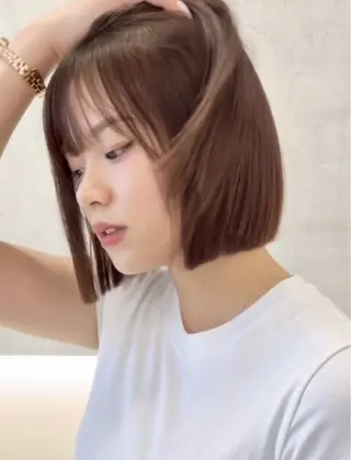 ショート ボブカット 透明感カラー縮毛矯正のヘアスタイル
