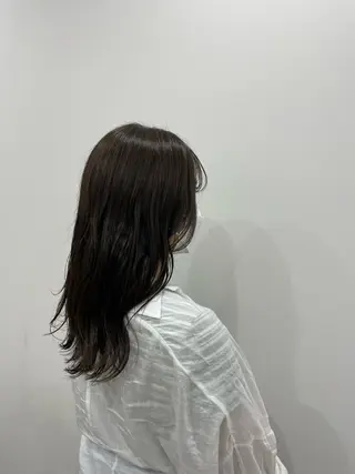 ロング カラー ニシザカ マナのヘアスタイル