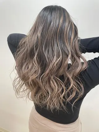 ロング eL HAIR SALON なんば店所属・ブリーチカラー特化 /焼田貴明のヘアスタイル