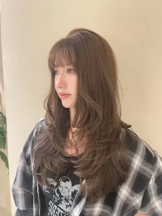 ロング CreBiA ten_【クレビアテン】所属・crebia 漢人 美海／レイヤーカットのヘアスタイル