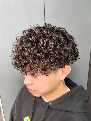 ミディアム パーマ 鈴木 美璃のヘアスタイル