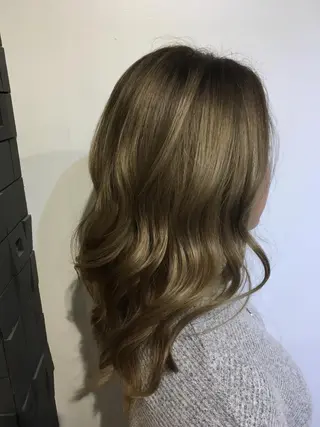 セミロング カラー yuri🌼 NUMBER 天王寺のヘアスタイル