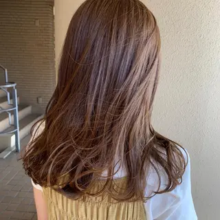 セミロング カラー regalo Acari🍎のヘアスタイル