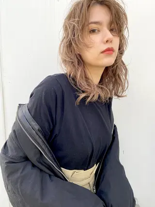 ミディアム パーマ Mira by greenのヘアスタイル