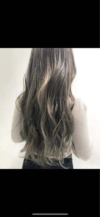 ロング カラー comfy すずなのヘアスタイル