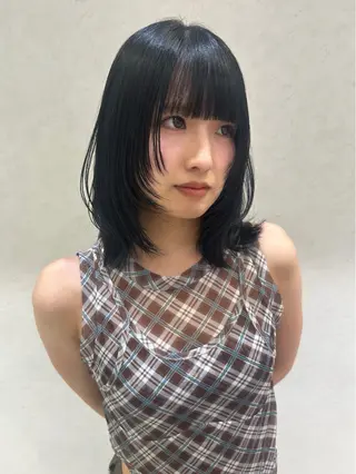 ミディアム カラー インナーカラー ／レイヤー🦋ルイのヘアスタイル
