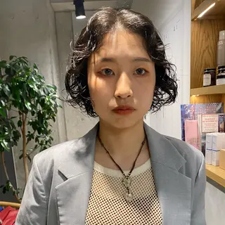 ミディアム パーマ Yahiko ハイトーンのヘアスタイル