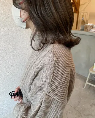 ミディアム カラー 中西 未有のヘアスタイル