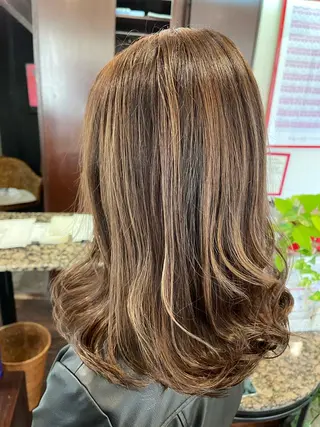 ミディアム カラー peakshair所属・艶々になる髪質改善 𝒀𝑼𝑻𝑶のヘアスタイル