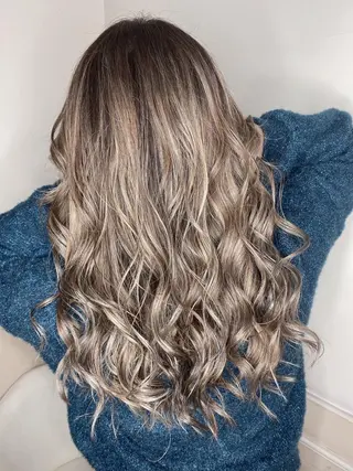 ロング カラー 髪質改善×矯正🫧 韓国ヘアasamiのヘアスタイル