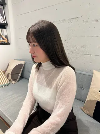 ミディアム カラー 峯田 優花のヘアスタイル