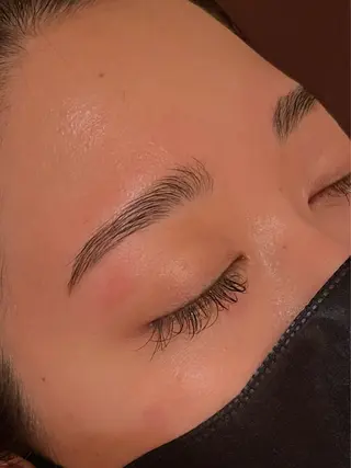 アイブロウ momo🍑/顔周り カット/透明感カラーのヘアスタイル