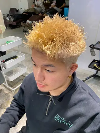 ショート カラー メンズ パーマ特化/フェザー パーマシャドウ/真生のヘアスタイル