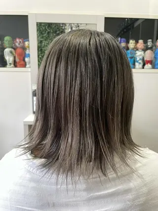 ミディアム SHINYA シンヤヘアーズのヘアスタイル