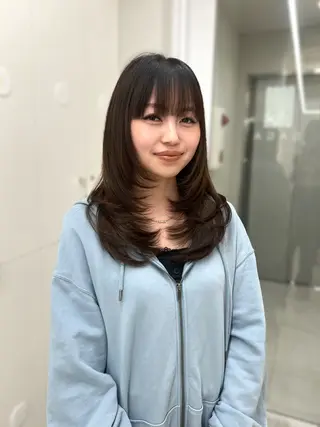 セミロング GAGA所属・GAGA AMIKAのヘアスタイル