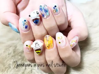 ネイル Yakko pas á pasのネイルデザイン