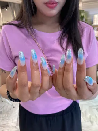 ネイル Shiori・:* 💫のネイルデザイン