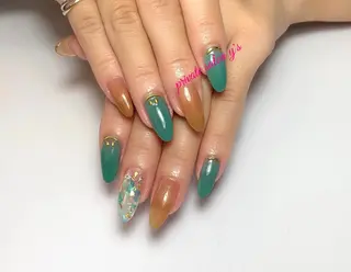 ネイル y' sのネイルデザイン