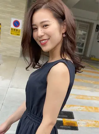 ミディアム カラー grand juteのヘアスタイル