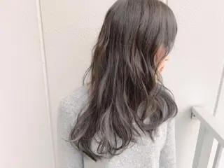 ロング カラー EMANON天神所属・Hitomi Ezakiのヘアスタイル