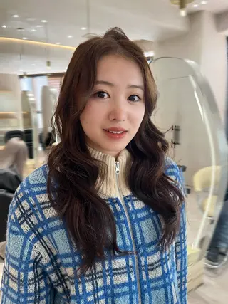 ロング 顔周りカット/ 透明感カラー/ユナのヘアスタイル